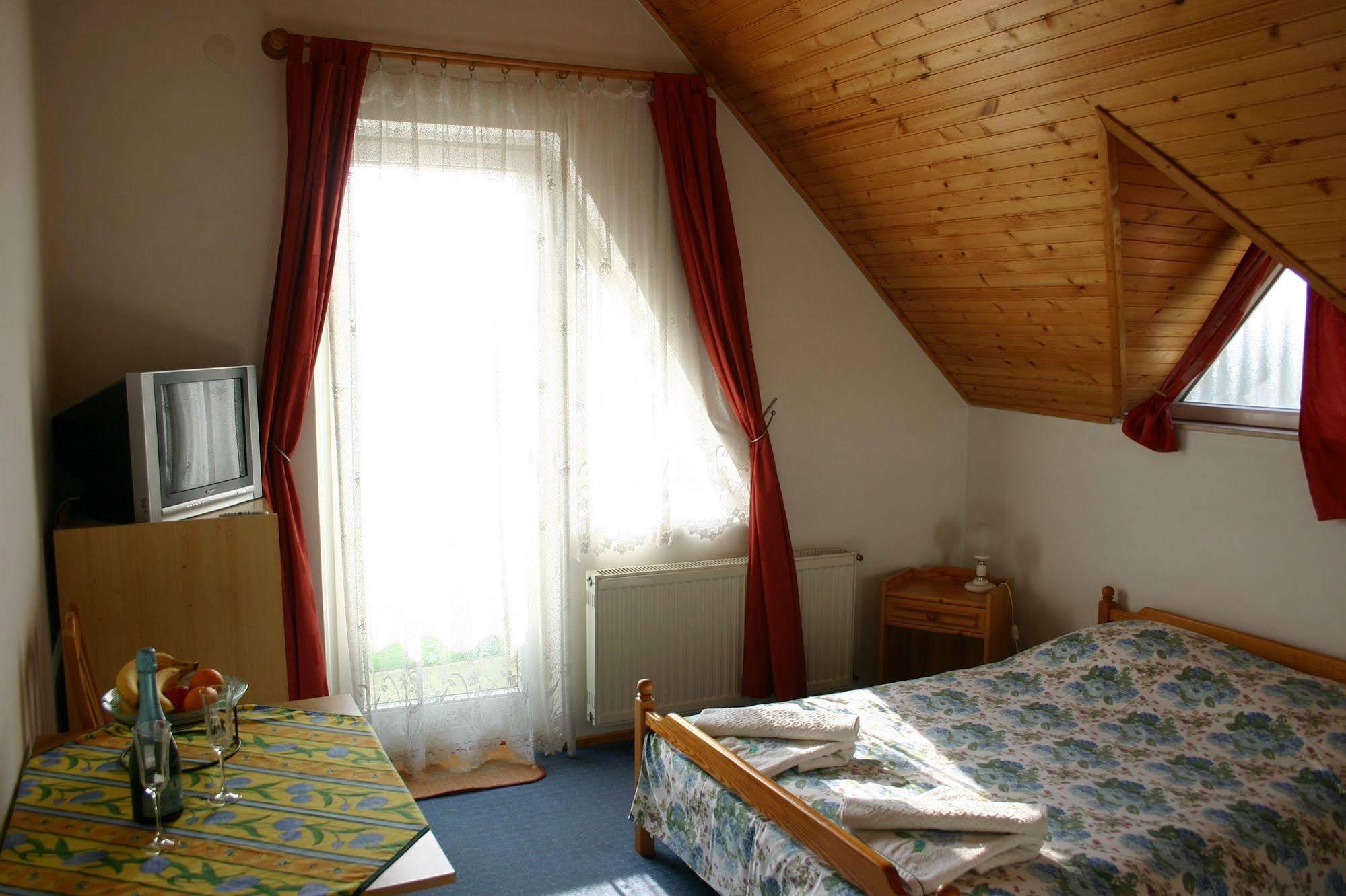 Lorelei Pension Adults Only Gyenesdiás Eksteriør bilde
