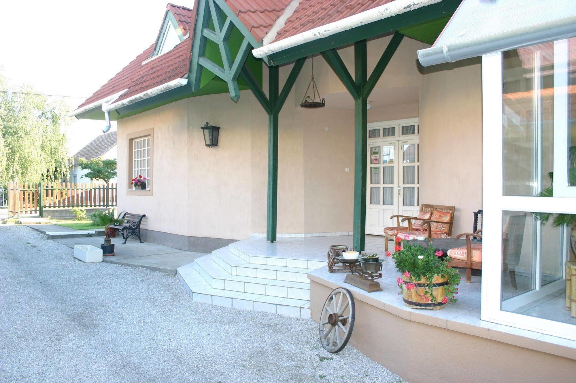 Lorelei Pension Adults Only Gyenesdiás Eksteriør bilde